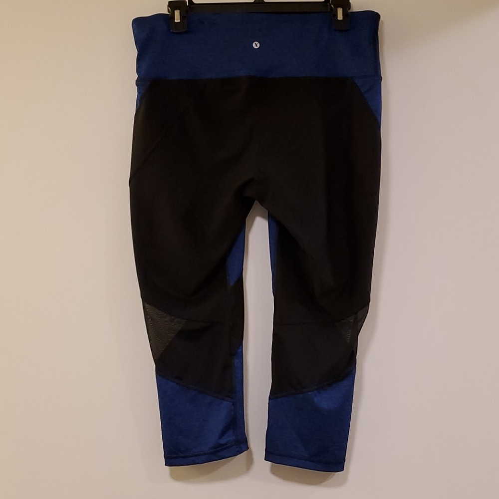Xersion Performance Capris - Picture 2 of 7